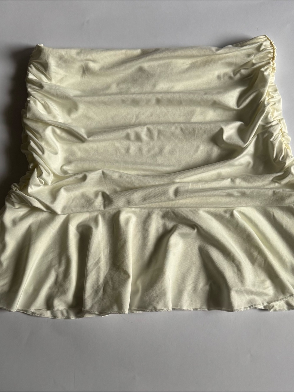 Princess Polly Women’s Ruched Mini Skirt Cream size 4